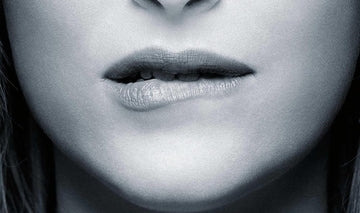 16 Signs a Woman is Attracted to You and Wants You to Make a Move - panties.com