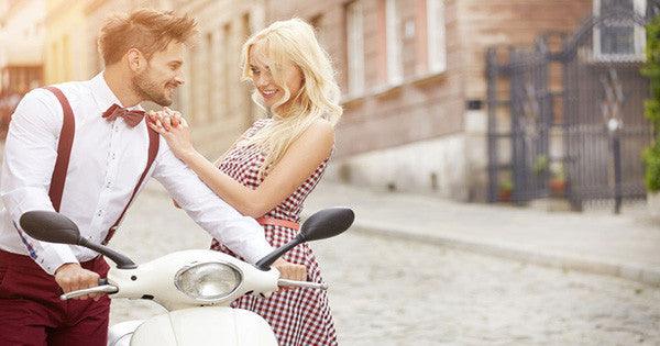 10 Clearly Noticeable Signs of Body Language Attraction - panties.com